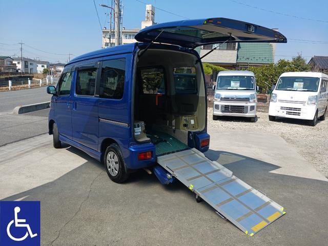 福祉車両 スローパー 電動ウインチ リア補助席付♪ スローパー 電動ウインチ リア補助席付! ...