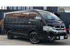 3ナンバー普通乗用車のハイエースワイドミドルルーフワゴンGL【10人乗り】が店頭販売車として入...