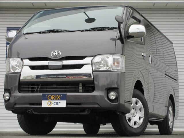 令和2年2月初年度登録の4WD・グレーのハイエースバン(ディーゼル)が入庫いたしました。お気軽...