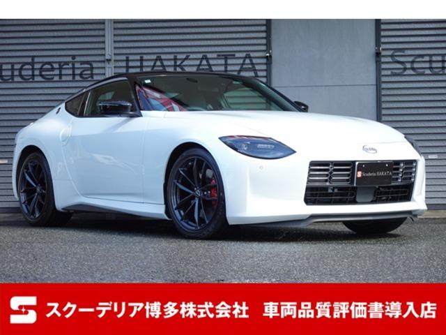 R6年11月・日産フェアレディZ・バージョンST・プリズムホワイト/スーパーブラック(・レイズ...