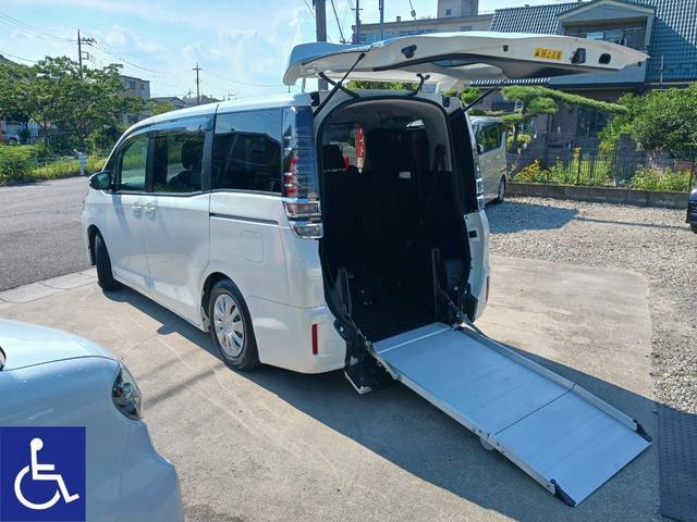 車いす仕様スロープ タイプ2 サードシート付 4WD ナビTV ETC BT Bカメラ FD1...