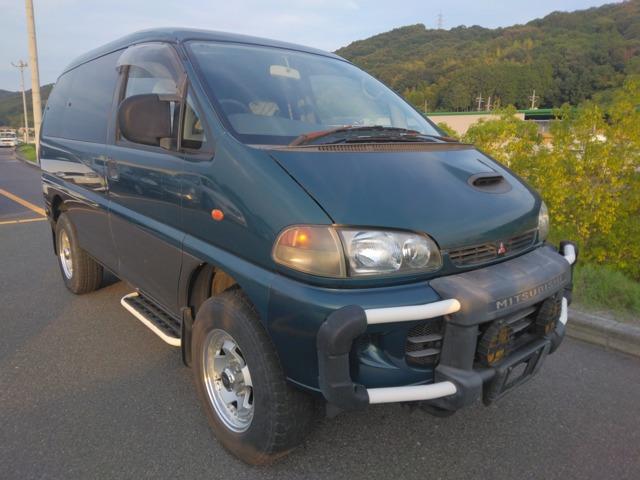 2800cc!軽油!ディーゼル!ターボ!4WD!バンパーガード!フォグ!3列シート8人乗り!