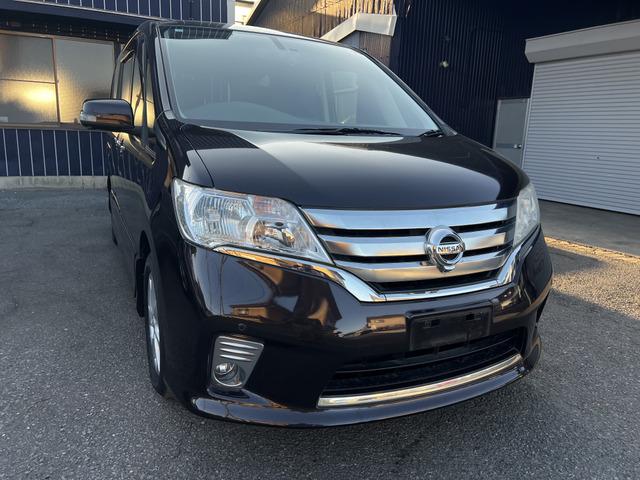 5ナンバーサイズのミディアムクラスミニバン、日産セレナの福祉車輌が入庫いたしました。